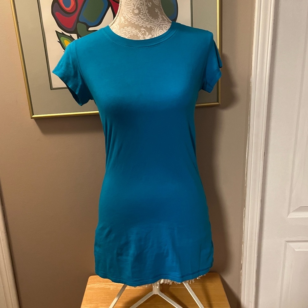 2/$30 Lululemon Athletica Short Sleeve Hip Length Top - Size 6